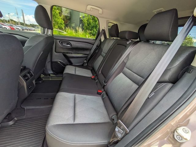 Used 2024 Nissan Rogue SV FWD image 15