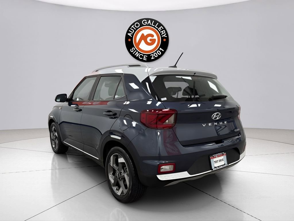Used 2025 Hyundai Venue Limited FWD image 5