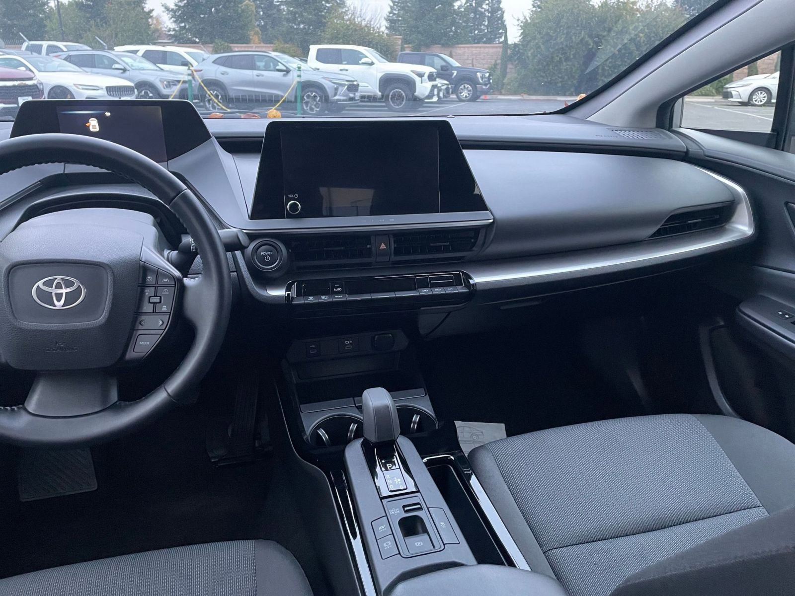 Used 2025 Toyota Prius LE image 33