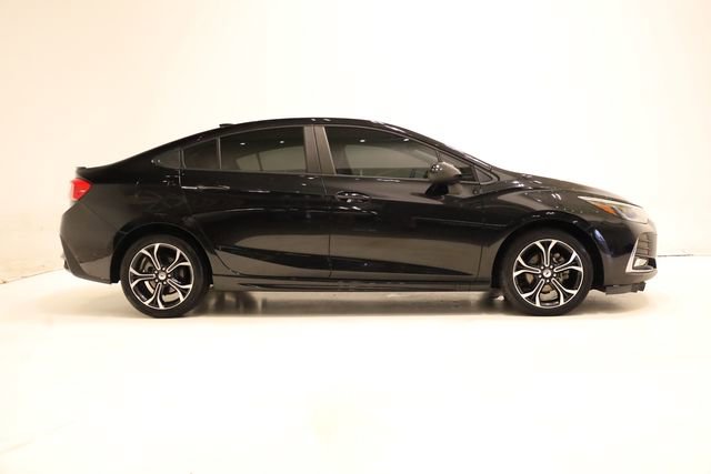 Used 2019 Chevrolet Cruze LT w/ Convenience Package image 3