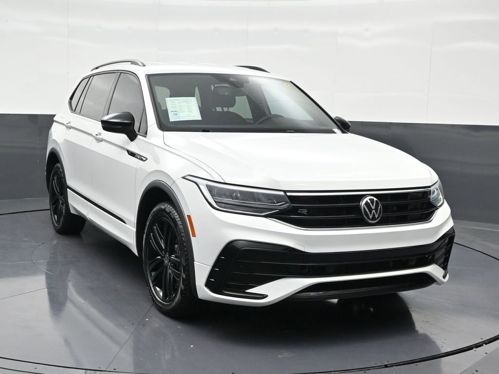 Used 2022 Volkswagen Tiguan SE R-Line image 7