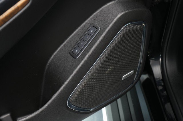 Used 2020 GMC Yukon Denali w/ Denali Premium Package image 36