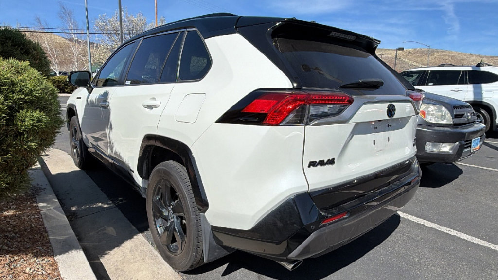 Used 2020 Toyota RAV4 XSE image 3