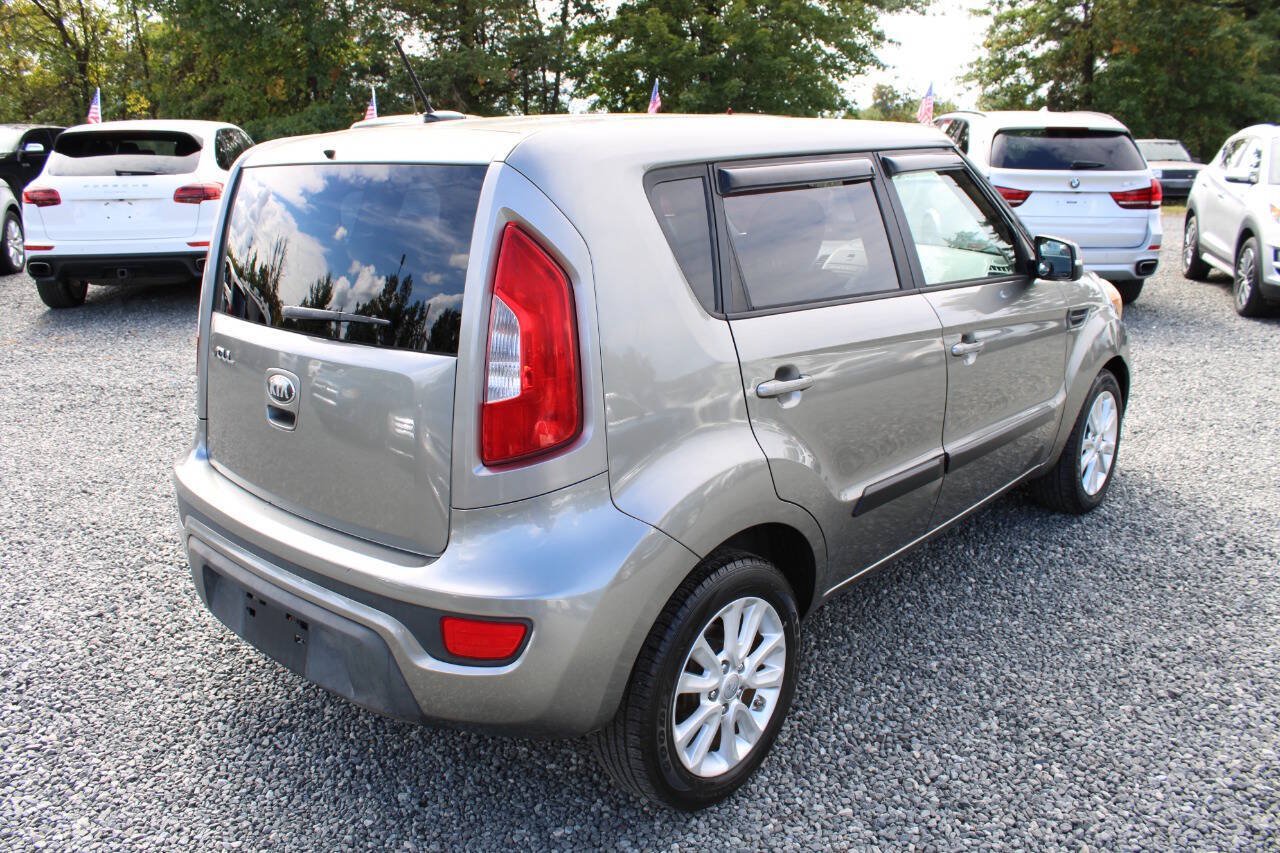 Used 2013 Kia Soul + FWD image 7