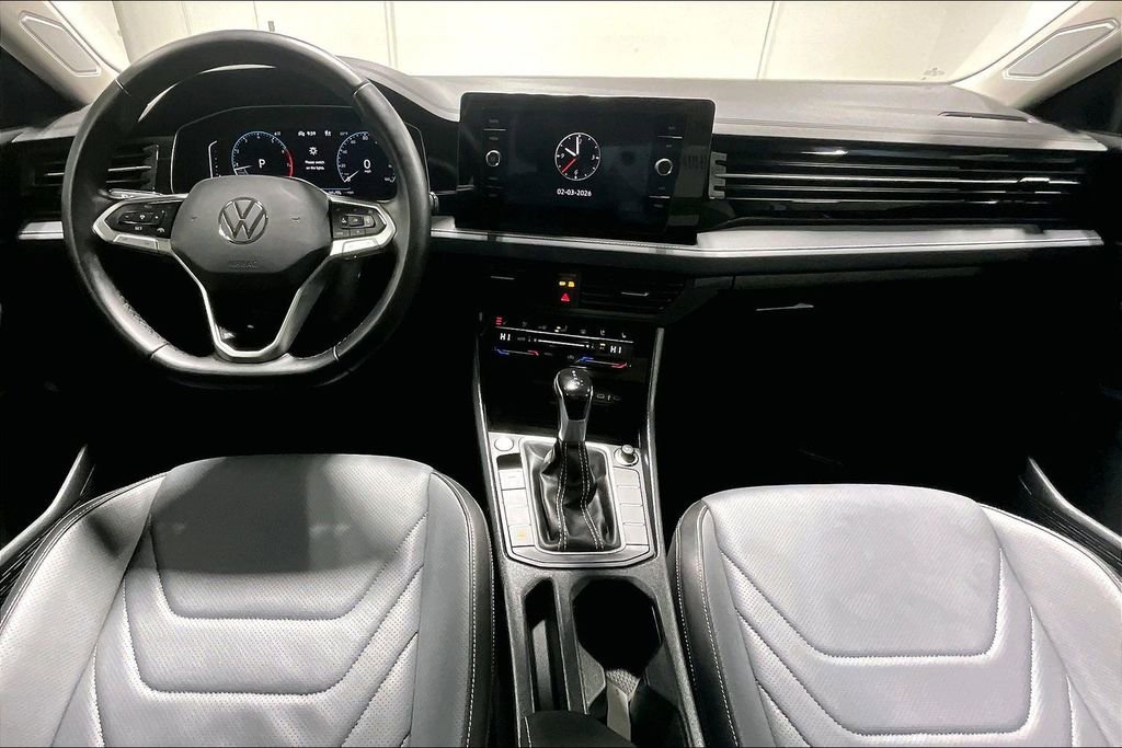 Used 2025 Volkswagen Jetta SEL image 18