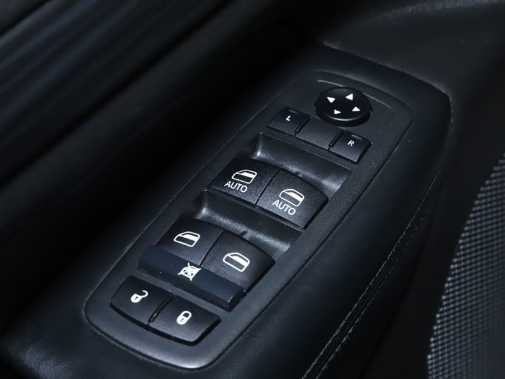 Used 2021 Jeep Grand Cherokee Laredo AWD/4WD image 16