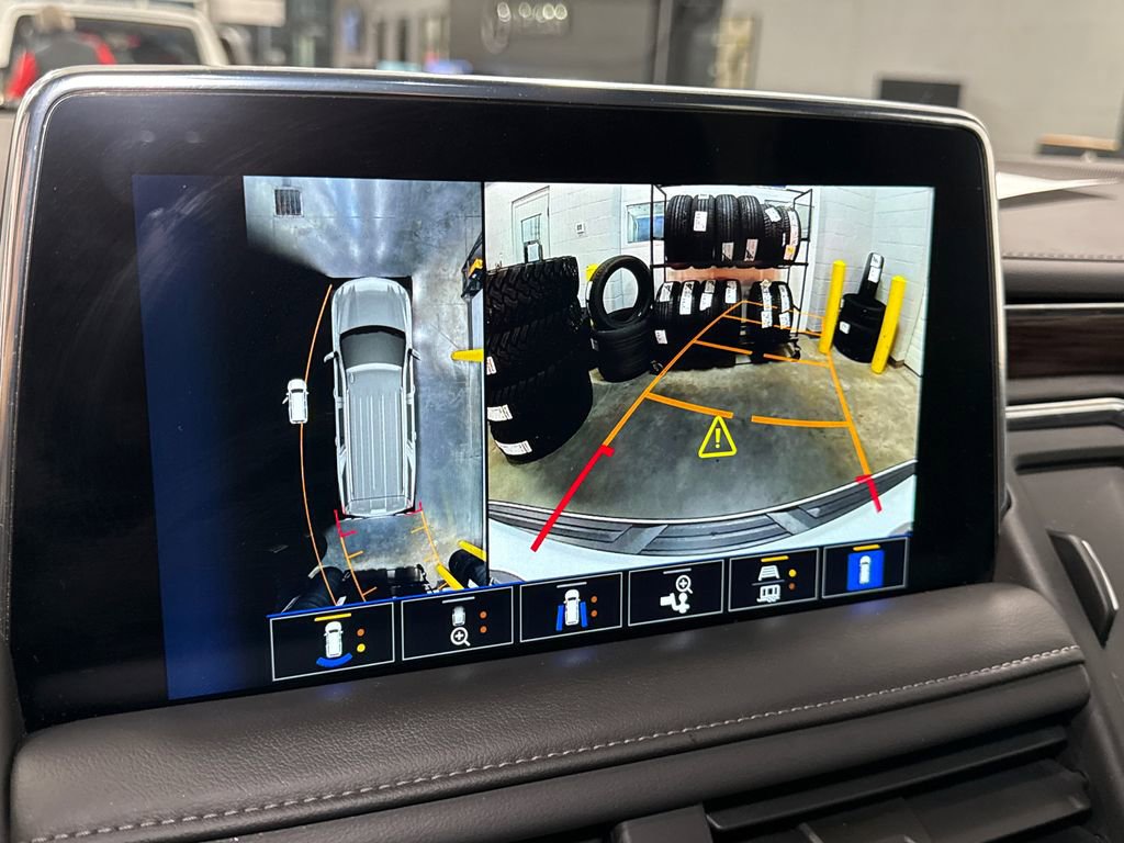 Used 2023 Chevrolet Suburban LT w/ Luxury Package image 24