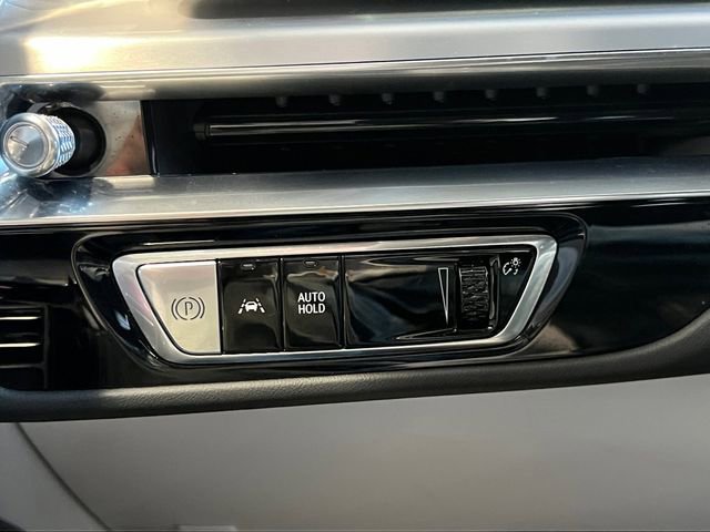 Used 2024 Cadillac Lyriq Luxury AWD/4WD image 17