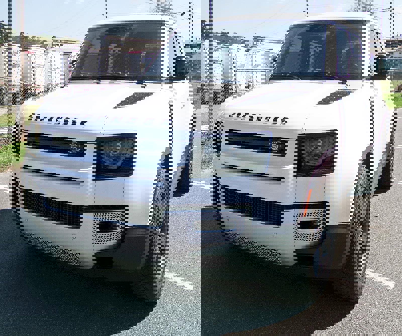 Used 2020 Land Rover Defender 110 SE image 1