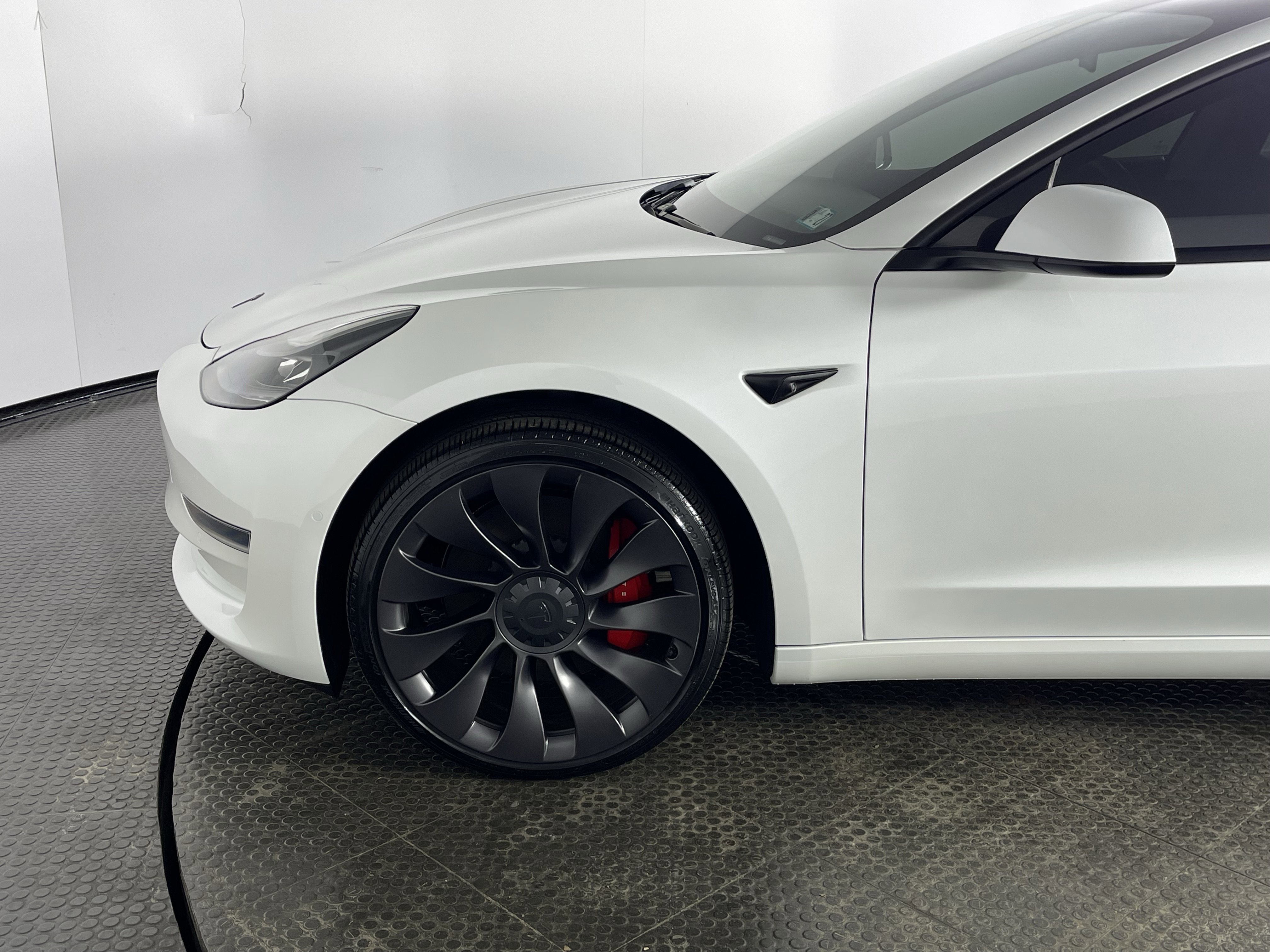 Used 2021 Tesla Model 3 Performance image 4