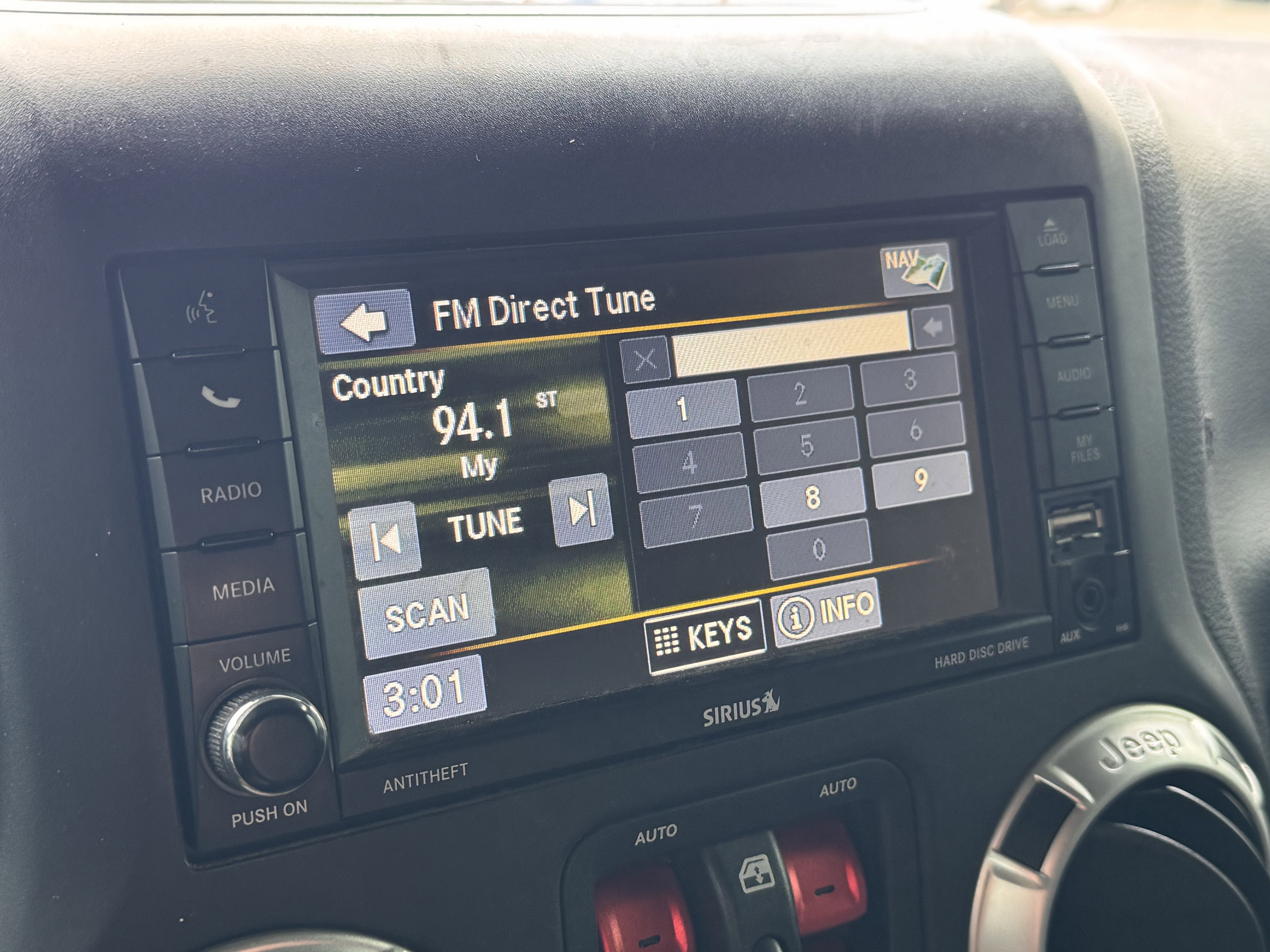 Used 2016 Jeep Wrangler Unlimited Sahara w/ Dual Top Group image 9