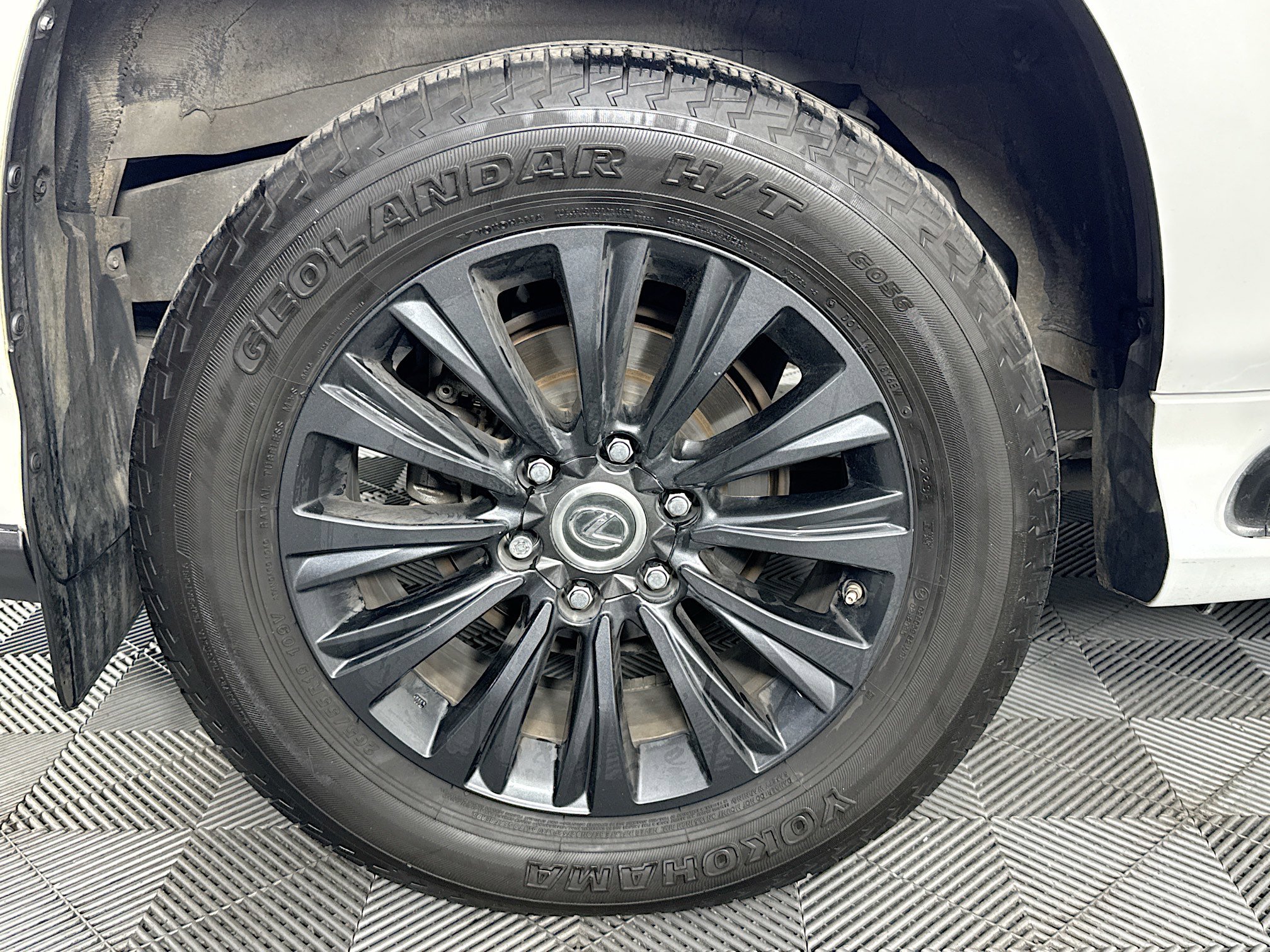 Used 2022 Lexus GX 460 Premium w/ Accessory Package image 32