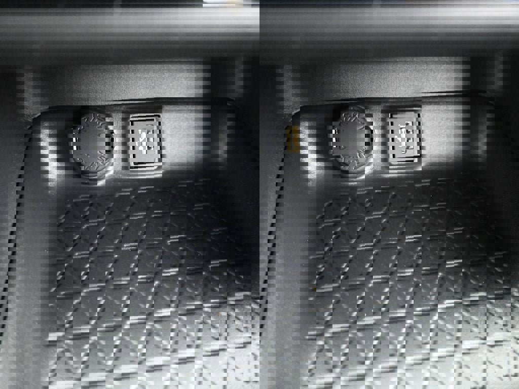 New 2025 Toyota RAV4 XLE w/ Convenience Package image 34