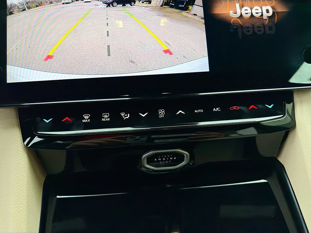 New 2026 Jeep Grand Cherokee Limited AWD/4WD image 32
