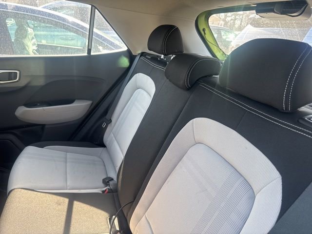 Used 2023 Hyundai Venue SEL image 15