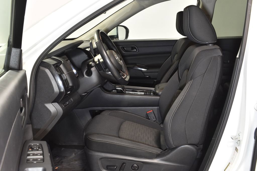 Used 2023 Nissan Pathfinder SV image 10