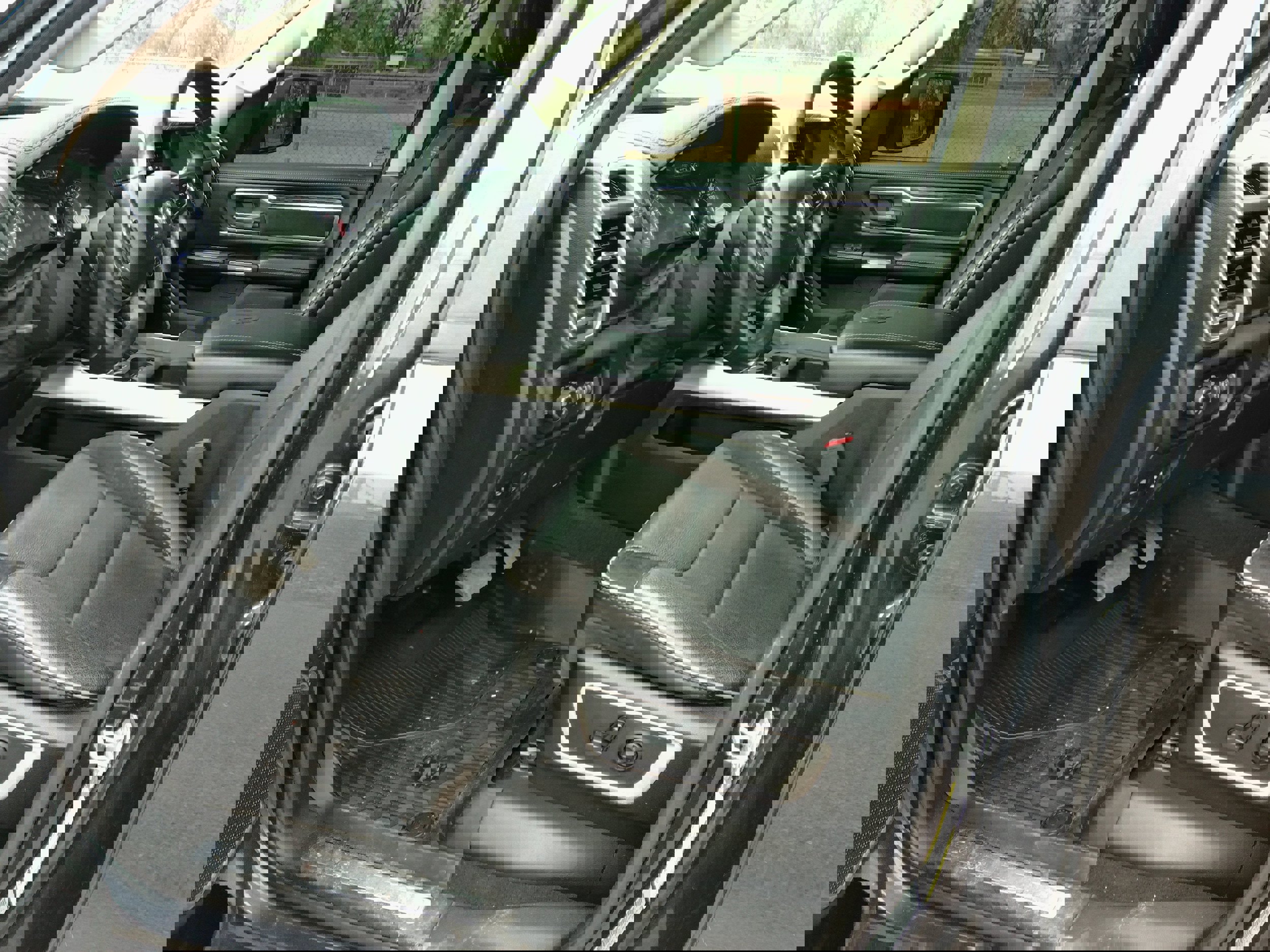 Used 2019 RAM 1500 Laramie image 14