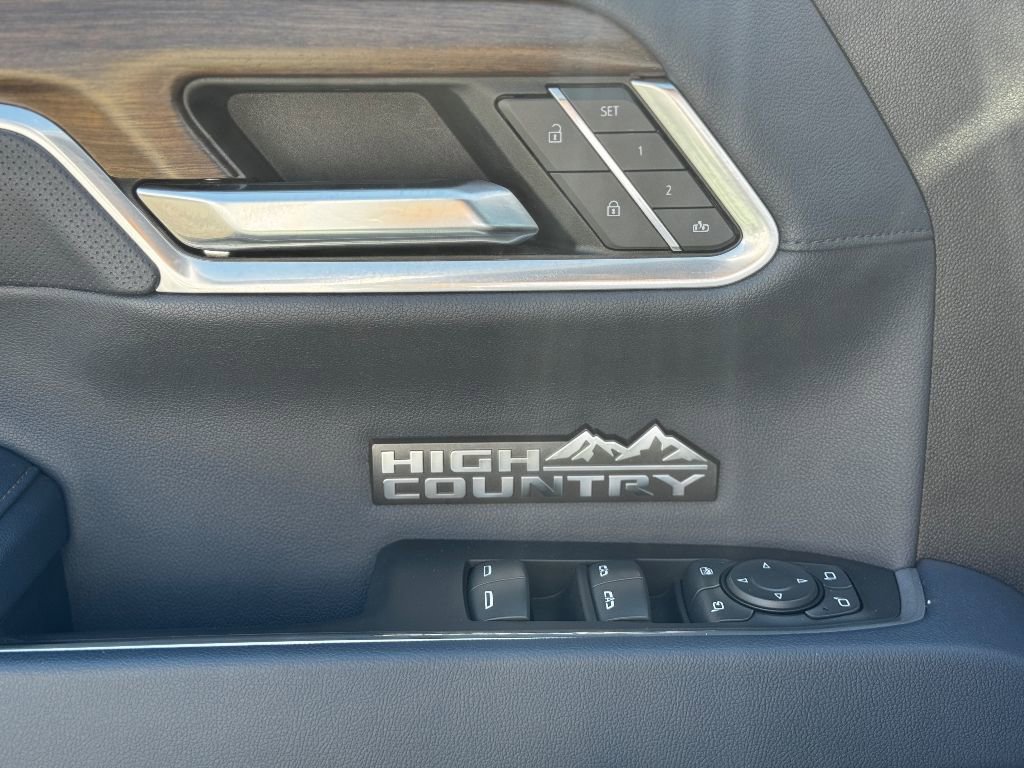 Used 2022 Chevrolet Silverado 1500 High Country w/ Technology Package image 23