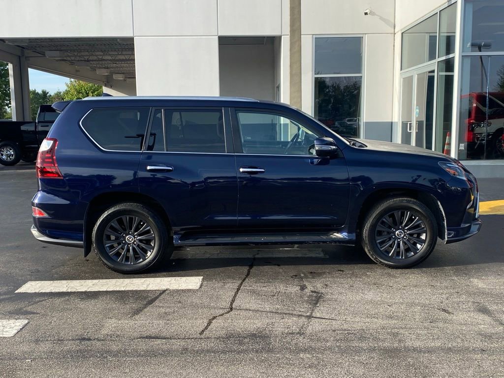 Used 2022 Lexus GX 460 Luxury w/ Sport Design Package AWD/4WD image 11
