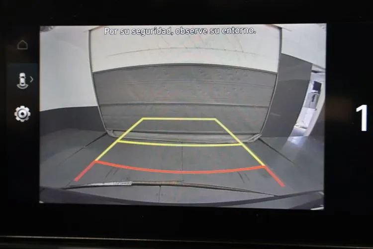 Used 2025 Hyundai Elantra SEL FWD image 29