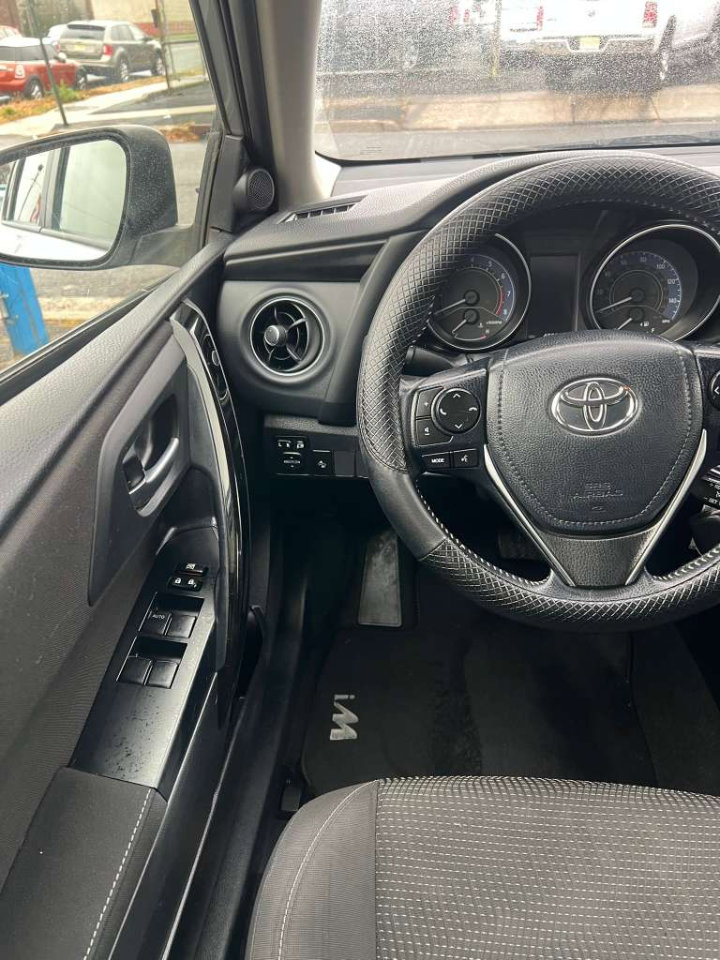 Used 2018 Toyota Corolla iM image 20