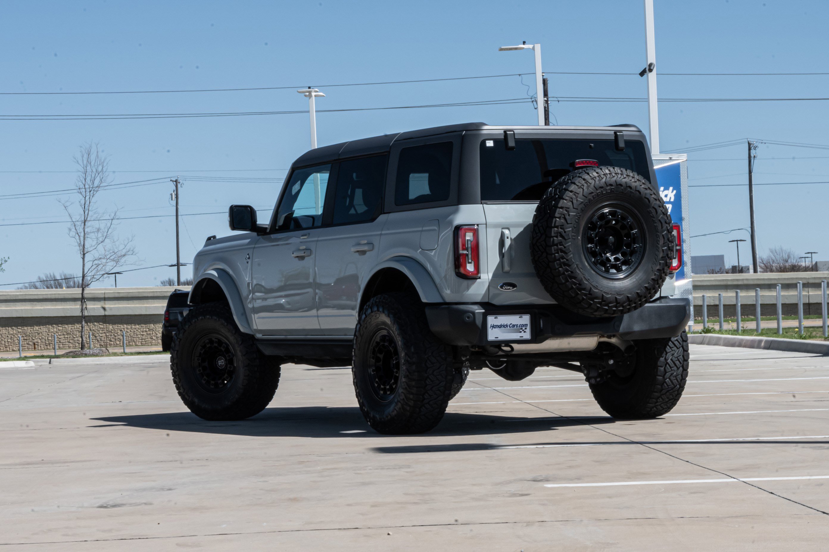 Used 2023 Ford Bronco Outer Banks AWD/4WD image 3