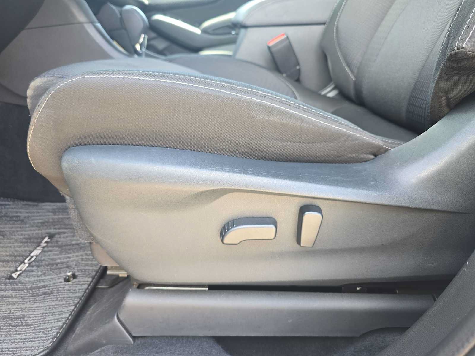 Used 2023 Subaru Ascent Premium w/ Convenience Package AWD/4WD image 15