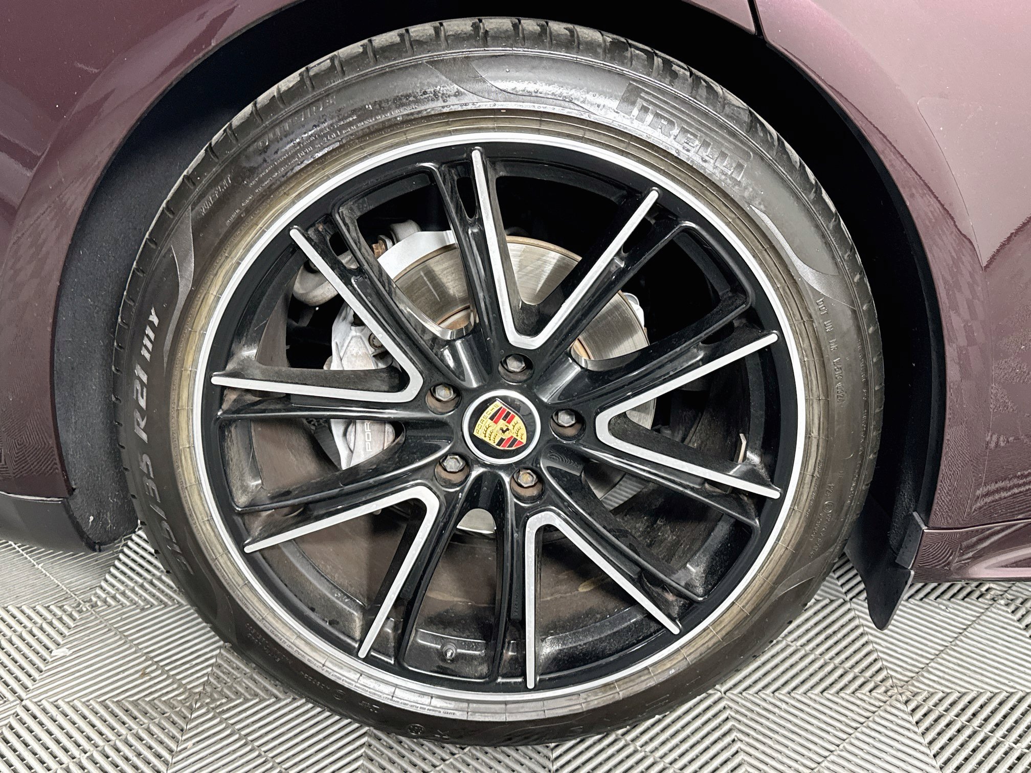 Used 2023 Porsche Panamera Platinum Edition w/ Sport Chrono Package RWD image 30