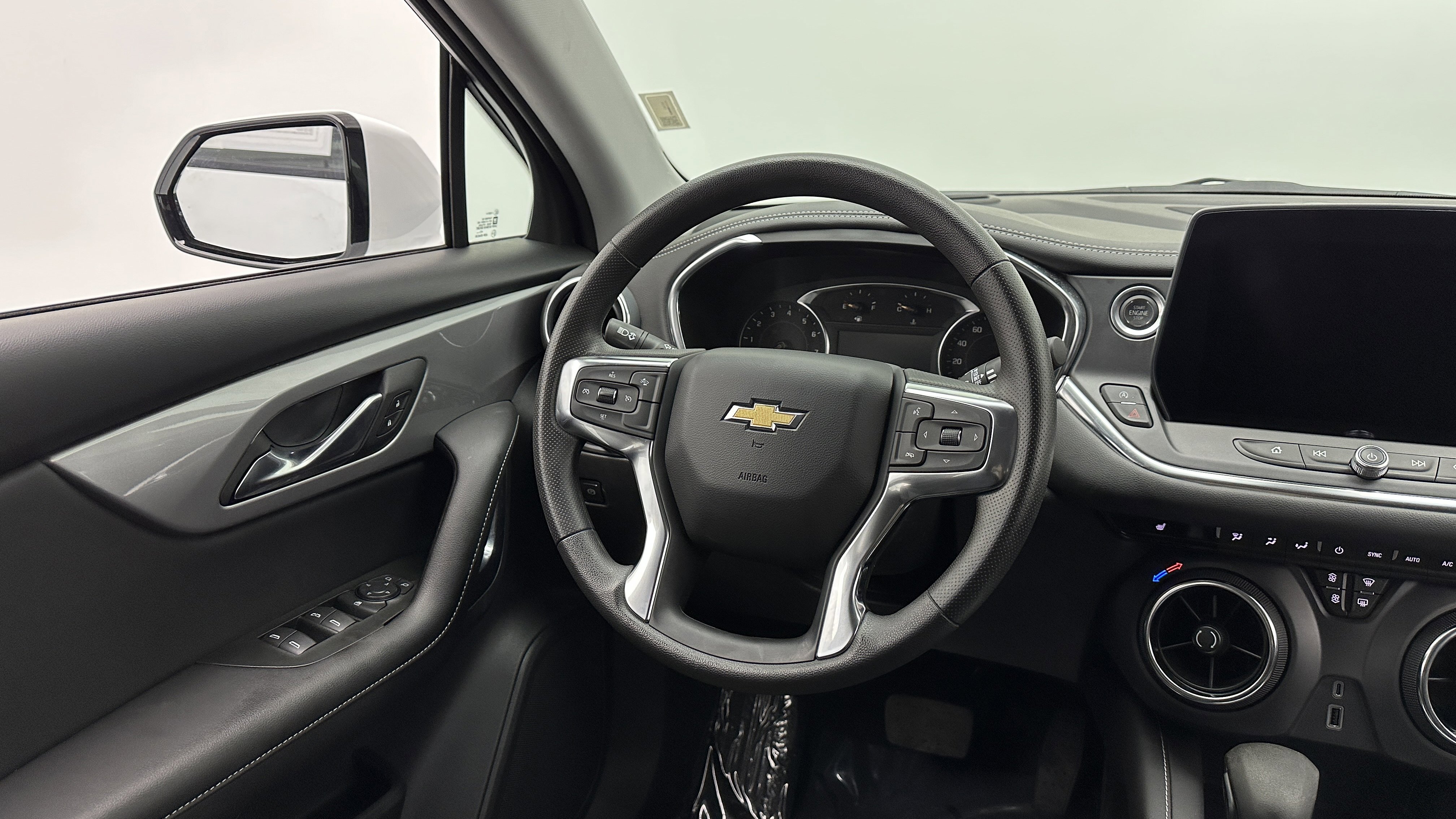 Used 2025 Chevrolet Blazer LT image 24