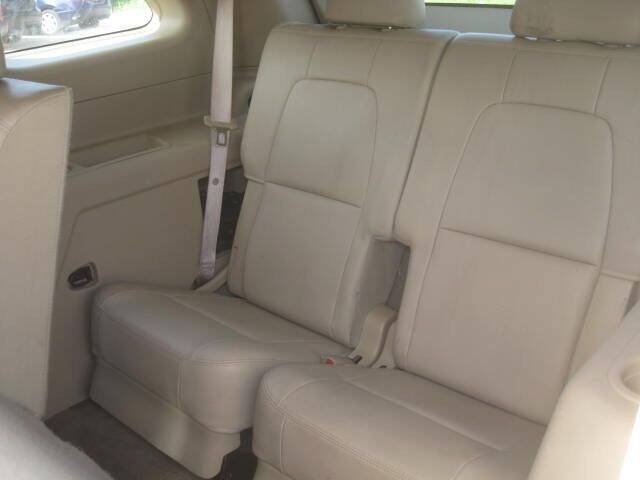 Used 2009 Suzuki XL7 Luxury AWD/4WD image 13