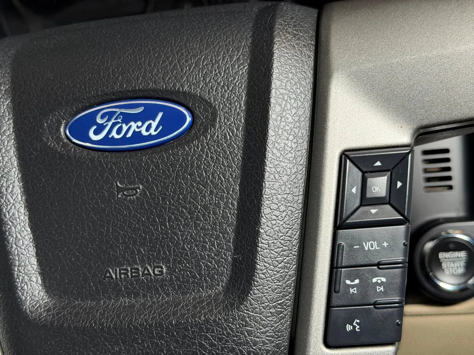 Used 2017 Ford Expedition Limited w/ Equipment Group 301A AWD/4WD image 36