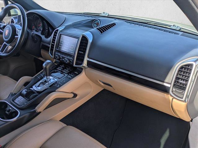 Used 2016 Porsche Cayenne image 26