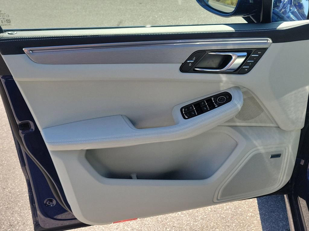 New 2026 Porsche Macan S image 24