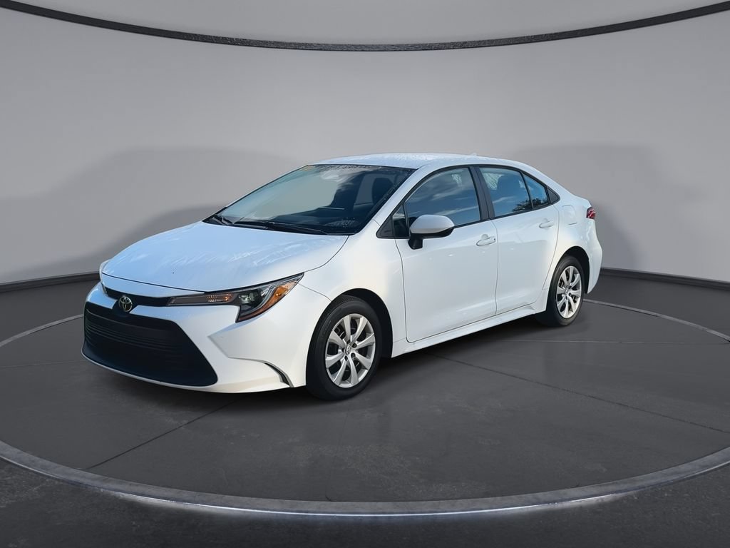 Used 2024 Toyota Corolla LE FWD image 4