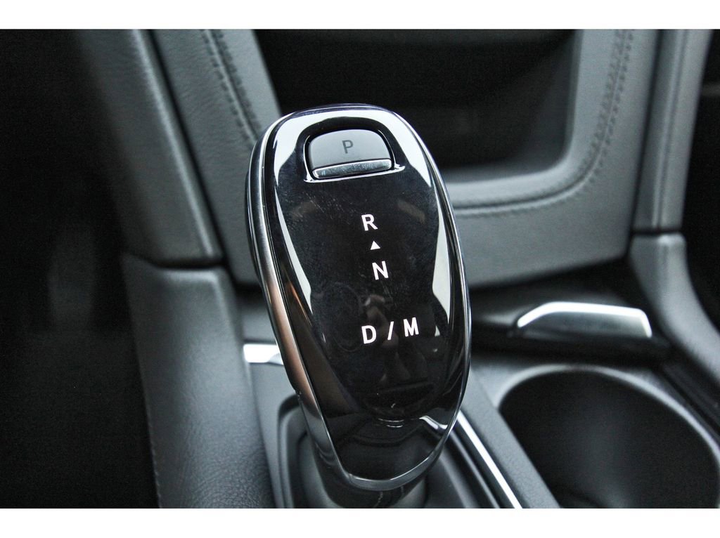 New 2025 Cadillac XT5 Luxury image 19