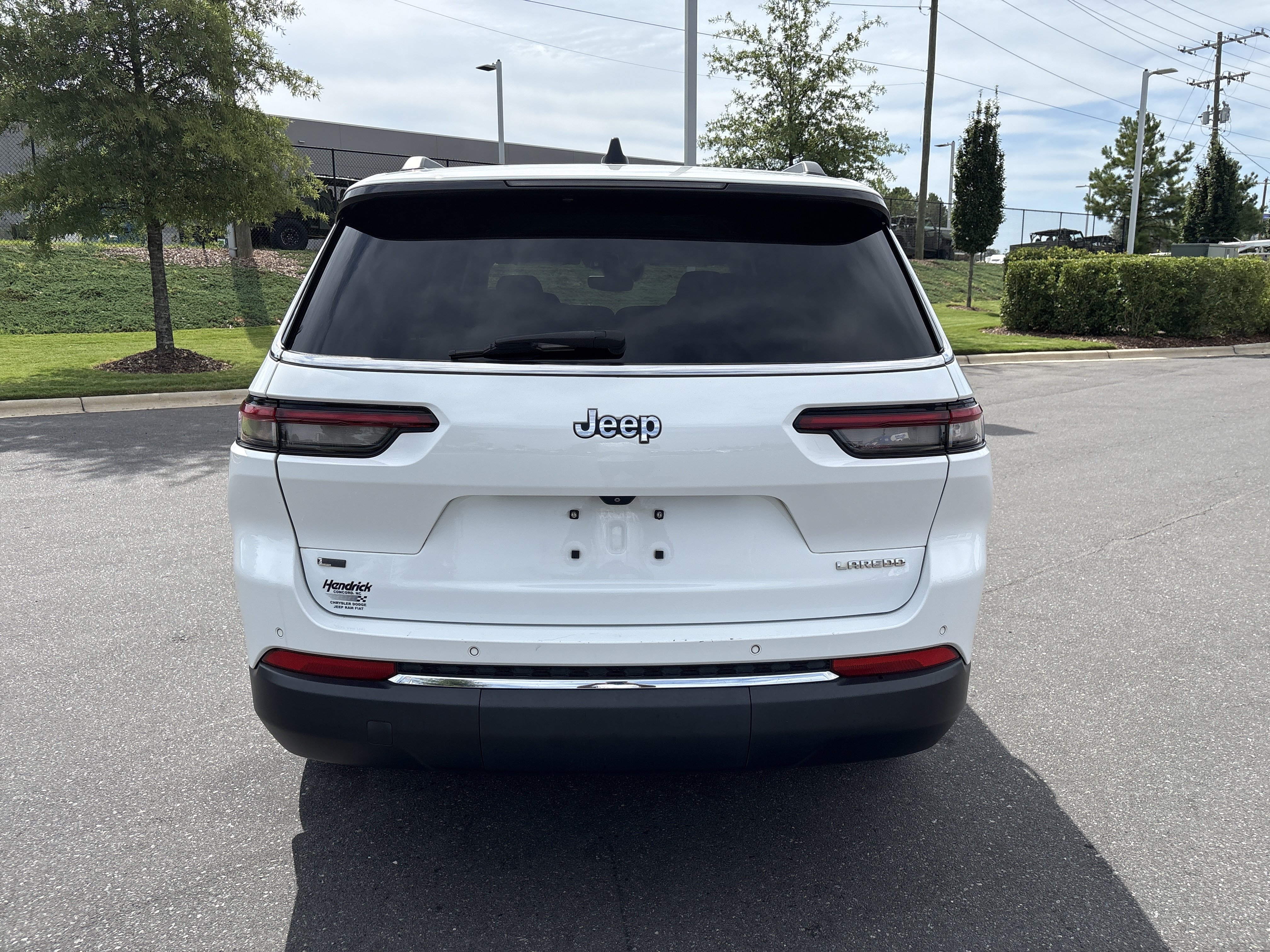 Used 2021 Jeep Grand Cherokee L Laredo w/ Luxury Tech Group I RWD image 8