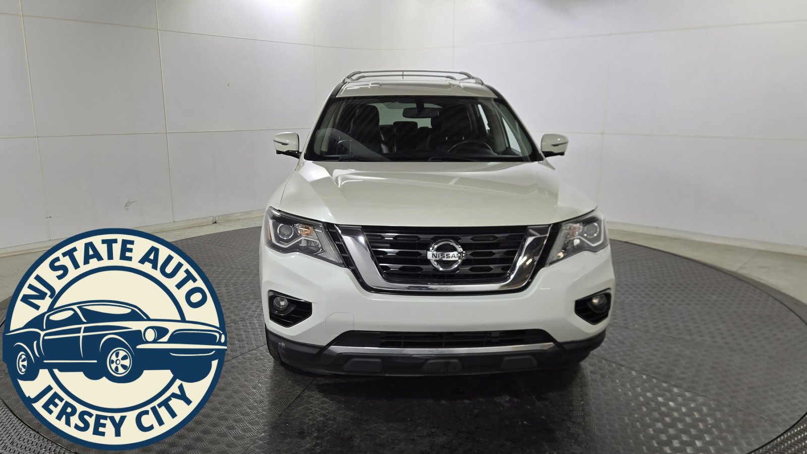 Used 2018 Nissan Pathfinder SL image 2