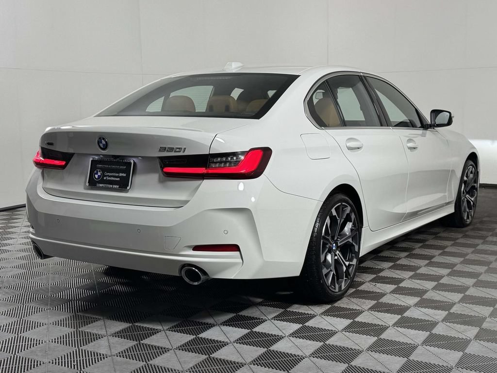 Used 2026 BMW 330i xDrive Sedan w/ Premium Package AWD/4WD image 10
