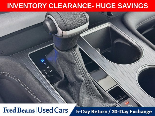 Used 2025 Toyota Sienna XLE FWD image 23