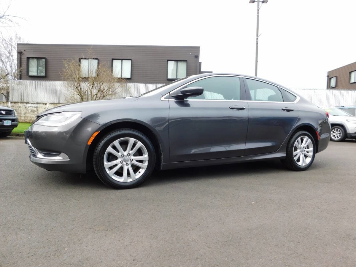 Used 2015 Chrysler 200 Limited w/ Convenience Group FWD image 4