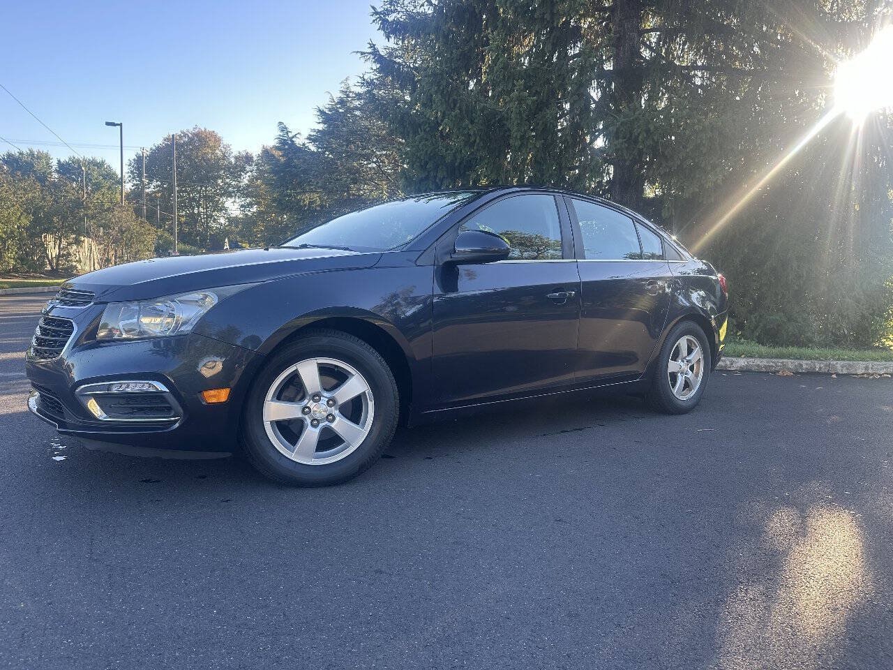 Used 2016 Chevrolet Cruze LT FWD image 4