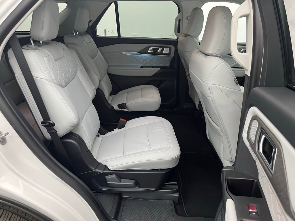 New 2026 Ford Explorer Platinum w/ LUX Leather Package image 32