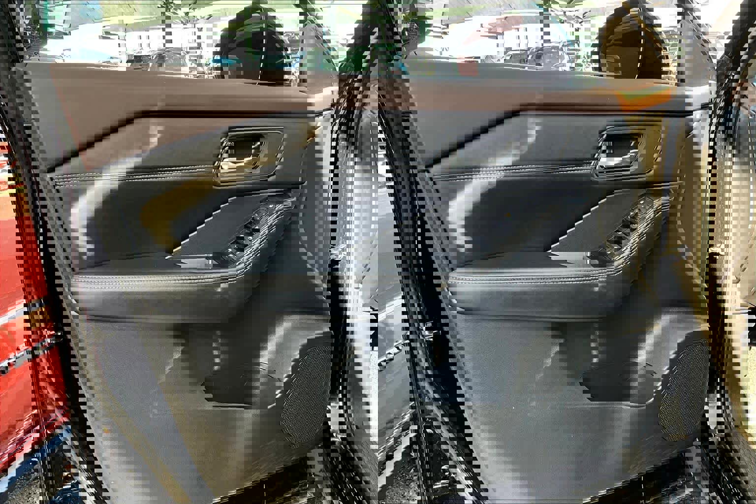 Used 2023 Nissan Rogue SV w/ SV Premium B Package image 21