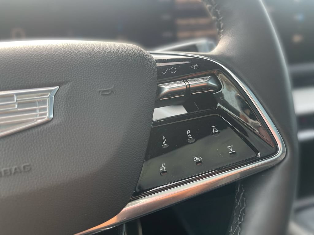 Certified 2025 Cadillac Optiq Sport 2 w/ LPO, Floor Liner Package AWD/4WD image 13