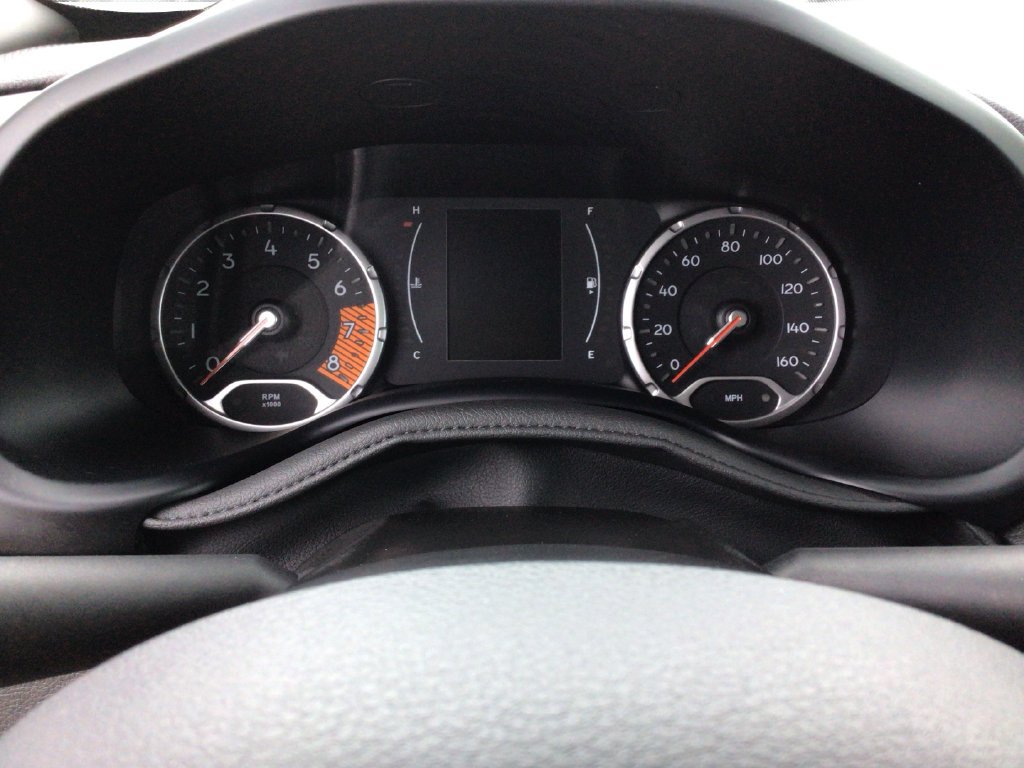 Used 2023 Jeep Renegade Latitude AWD/4WD image 15