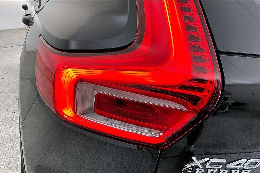 New 2026 Volvo XC40 B5 Core w/ Protection Package Premier AWD/4WD image 29