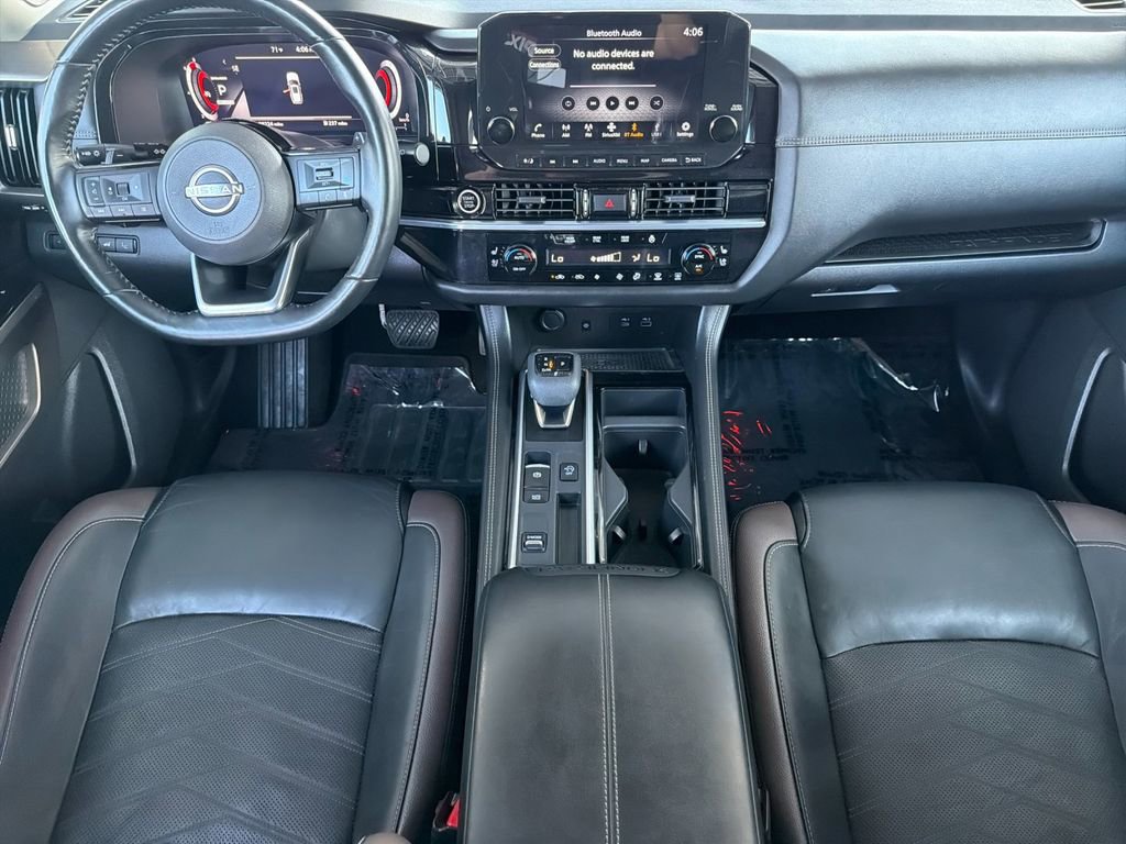 Used 2023 Nissan Pathfinder Platinum FWD image 12