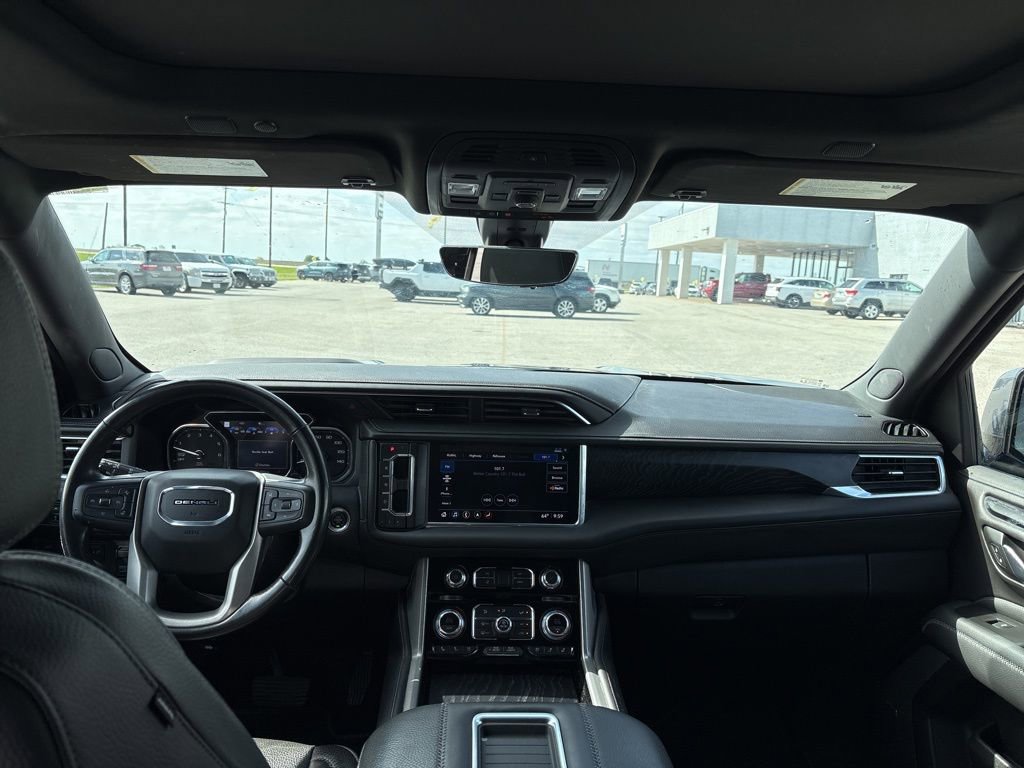 Used 2021 GMC Yukon XL Denali w/ Denali Ultimate Package AWD/4WD image 30