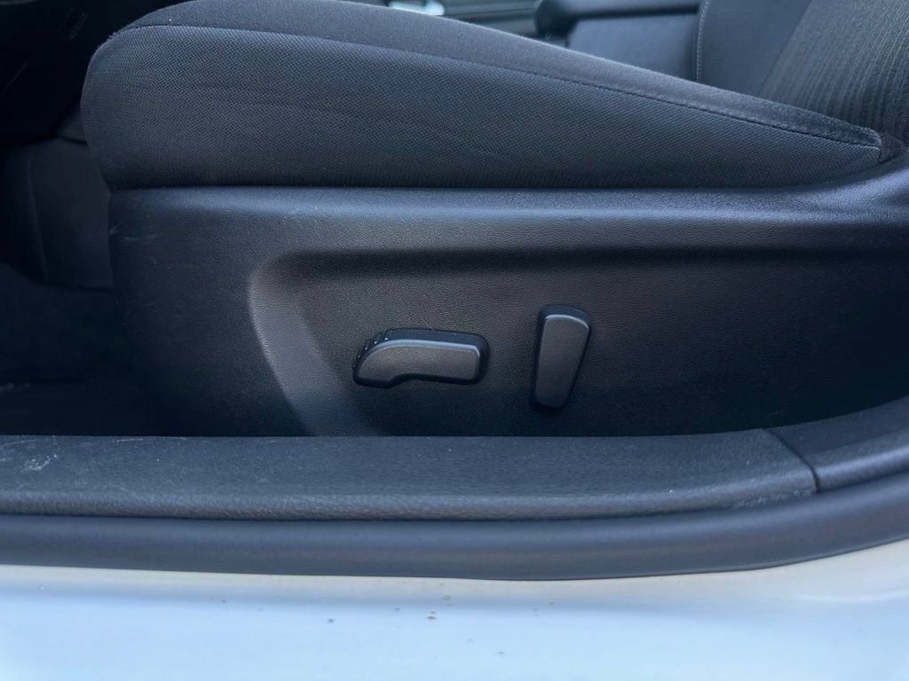 Used 2025 Nissan Altima 2.5 SV FWD image 12