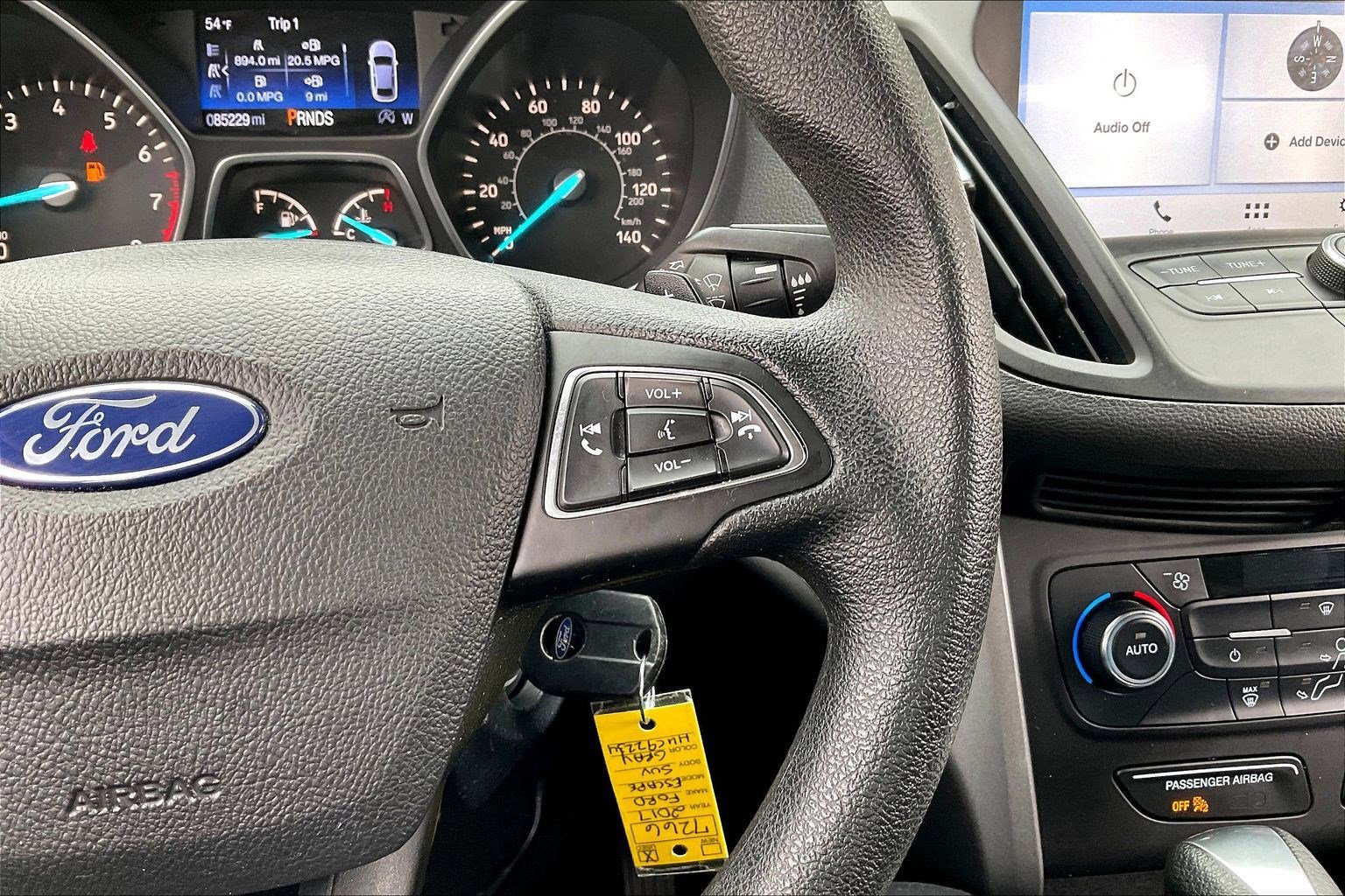 Used 2017 Ford Escape SE w/ Equipment Group 201A AWD/4WD image 17
